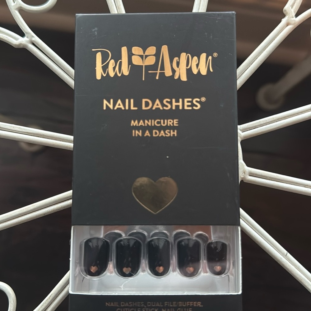 Gabby’s Got A Heart Of Gold Red Aspen Nail Dashes Short Square…
NEW in box!